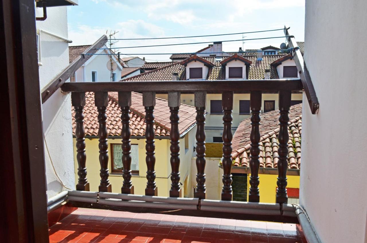 Apartamento El Corro: Con Parking En Pleno Centro De Comillas Dış mekan fotoğraf